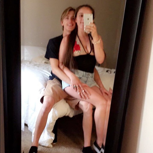 Meet your Posher, Angela - Picture 2 of 3